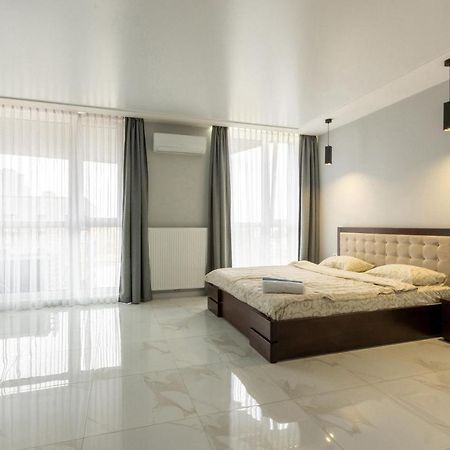 Vip Apartment Near Center Lviv Ngoại thất bức ảnh