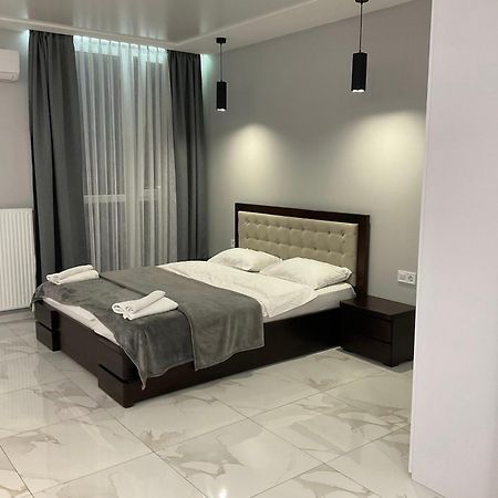 Vip Apartment Near Center Lviv Ngoại thất bức ảnh