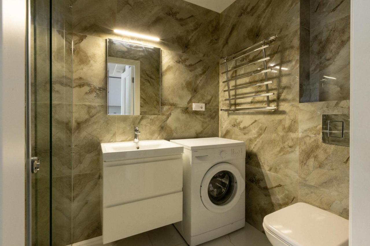 Vip Apartment Near Center Lviv Ngoại thất bức ảnh